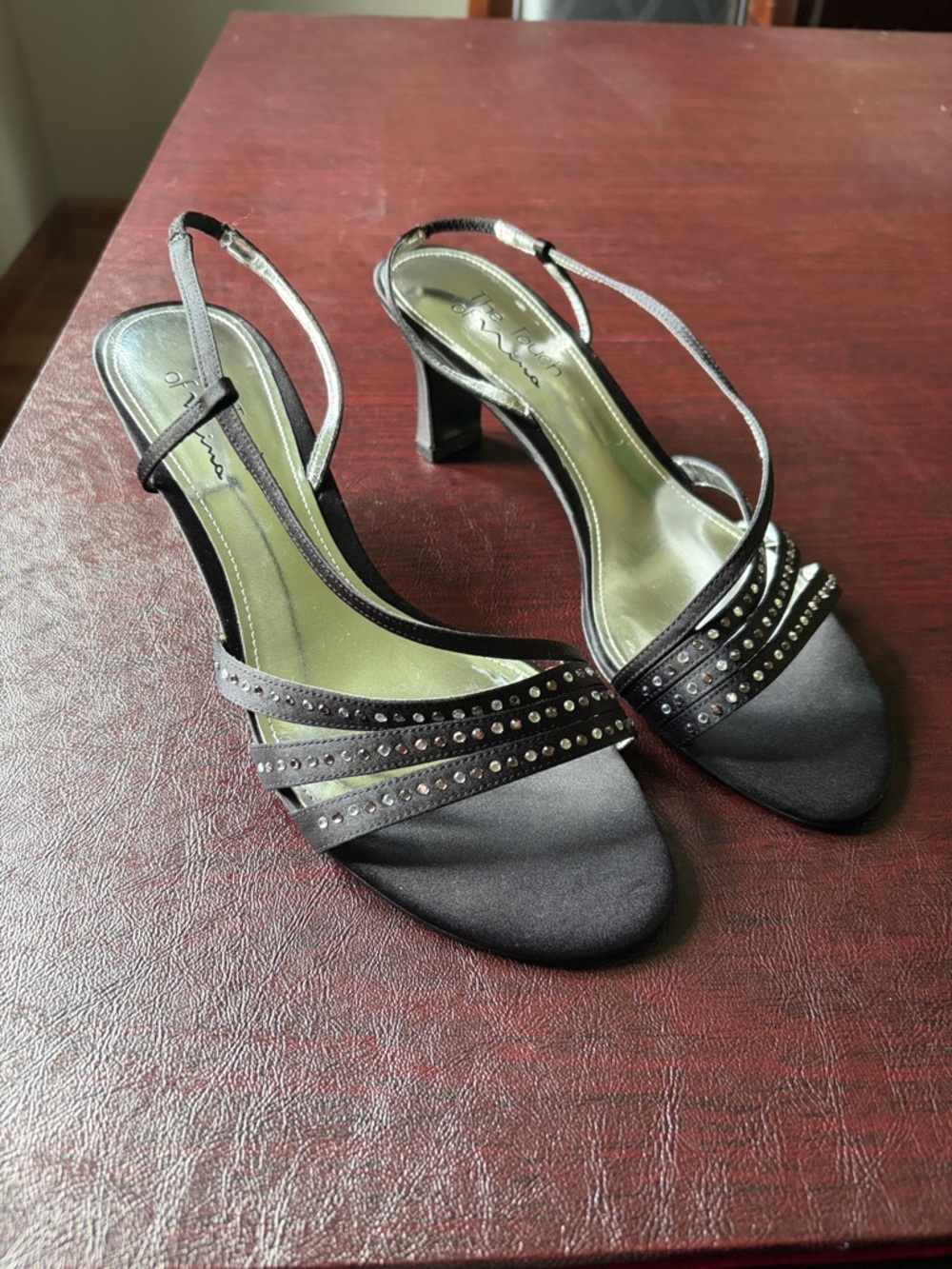 The Touch of Nina Black Strappy Heels Size 9 Silver/Bronze Rhinestone Accents